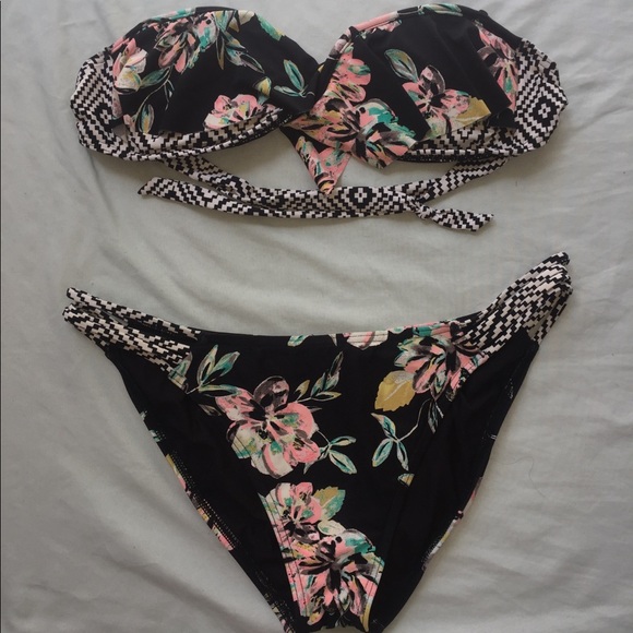 retro bikini - Picture 1 of 2